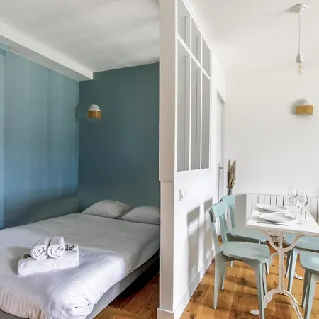 Dans L'ancien Grand Apartman